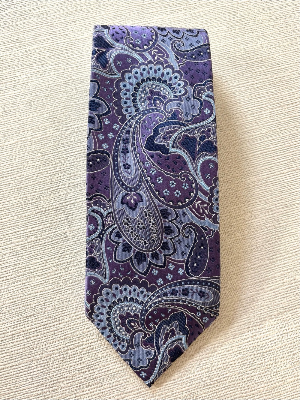 Geoffrey Beene Men's Purple Paisley Silk Tie - New Never Worn